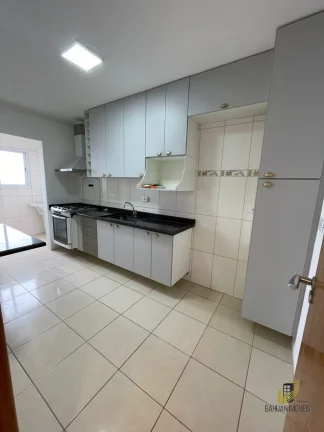 Imagem Apartamento à venda em Praia Grande-SP, Caiçara: 3 quartos, 1 suíte, 2 banheiros, 2 vagas, 176,47 m². Confira! Imagem Apartamento à venda em Praia Grande-SP, Caiçara: 3 quartos, 1 suíte, 2 banheiros, 2 vagas, 176,47 m². Confira!