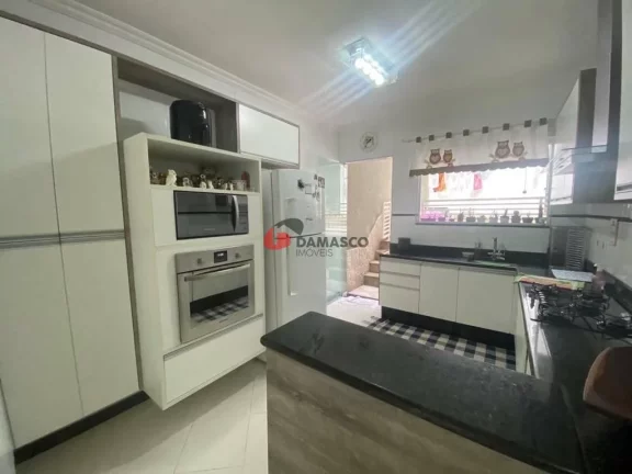 Imagem Sobrado à venda 3 Quartos, 3 Suites, 4 Vagas, 347M², Campestre, Santo André - SP
