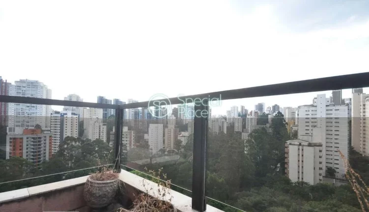 Imagem Amplo apartamento à venda com 6 quartos, sendo 3 suítes, e 6 banheiros no total. Este apartamento ...