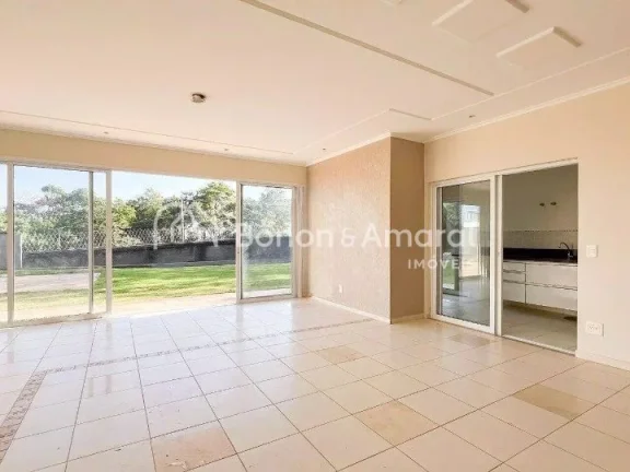 Imagem Sofisticada casa à venda no Alphaville Campinas. A residência possui uma área construída de 460 ...
