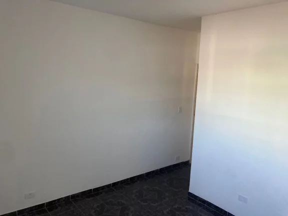 Imagem Casa com 2 dormitórios para alugar, 40 m² por R$ 1.400,00/mês - Calmon Viana - Poá/SP