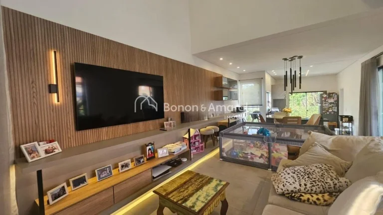 Imagem Descubra essa casa à venda em Valinhos, localizada em um condomínio fechado de fácil acesso a Cam...