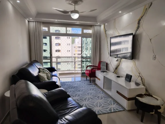 Imagem Apartamento reformado com vista, 50 metros da praia nas Pitangueiras: 3 quartos, 1 suíte, 2 salas, 3 banheiros, 1 vaga, 134m²!