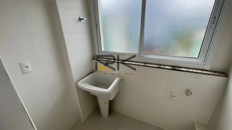 Imagem Cobertura no Itaguá com 3 dormitórios sendo 2 suítes,sala 2 ambientes,cozinha,varanda gourmet com churrasqueira,vista para o mar
