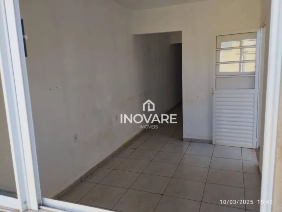 Imagem Casa com 2 dormitórios à venda por R$ 185.000,00 - Jardim Europa - Itumbiara/GO