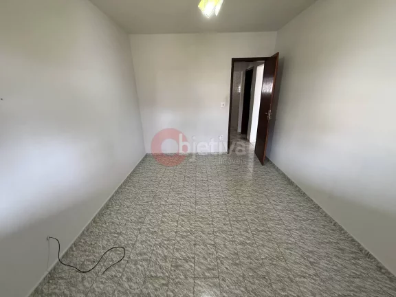 Imagem Casa térrea em condomínio locação fixa, 2 quartos + edícula, Praia Linda