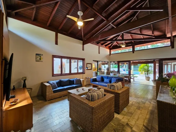Imagem Casa de Luxo à Venda em Riviera de São Lourenço Módulo 21: 6 Quartos, 6 Suítes, 2 Salas, 3 Vagas de Garagem, 350m² de Área