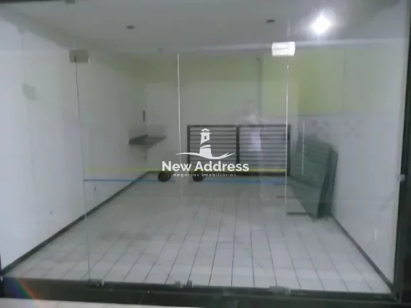 Imagem LOJÃO de frente para o mar na Praia do Morro, Guarapari! 812m², 6 lojas prontas, ar-condicionado, segurança e 2 acessos. Ideal para grandes negócios.