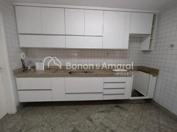 Imagem Localizada em um ambiente tranquilo, com apenas 59 residências, esta aconchegante e charmosa casa e...