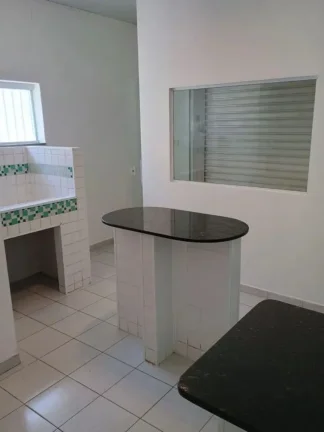 Imagem Ponto Comercial em Sorocaba-SP: Locação na Vila Hortência com 3 salas, 1 banheiro e 220m² de área!