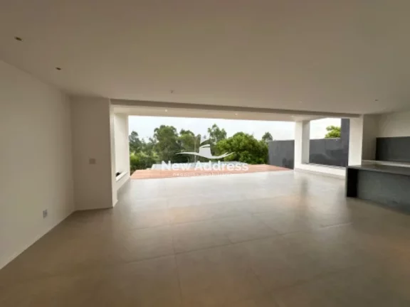 Imagem Belíssima casa triplex de alto padrão no Riviera Park