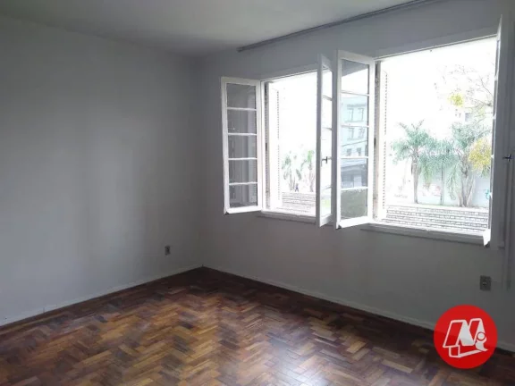 Imagem Sobrado com 3 dormitórios para alugar, 144 m² por R$ 2.023,00/mês - São João - Porto Alegre/RS