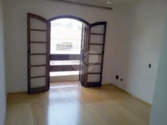 Imagem Sobrado à venda com 3 quartos, sendo 1 suíte, em Morumbi, São Paulo - SP