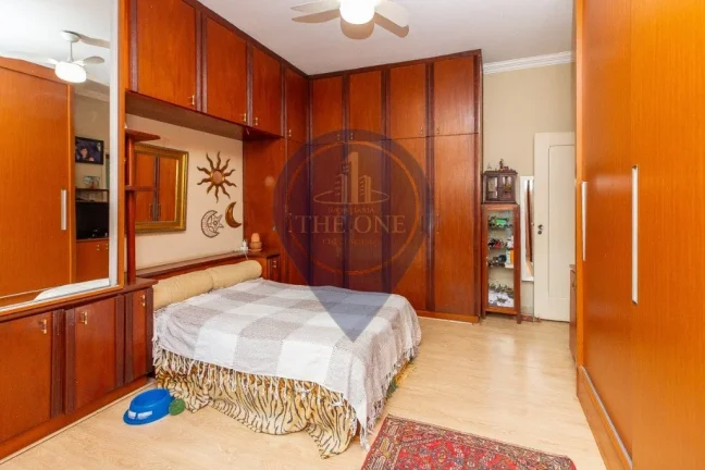 Imagem Casa à venda em Alto de Pinheiros, São Paulo-SP: 4 quartos, 2 suítes, 2 salas, 6 banheiros, 6 vagas, 198m². Venha Conferir!