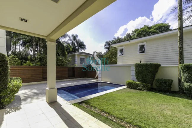 Imagem Casa Condomínio Fechado à Venda em Jardim Petrópolis - São Paulo/SP.
