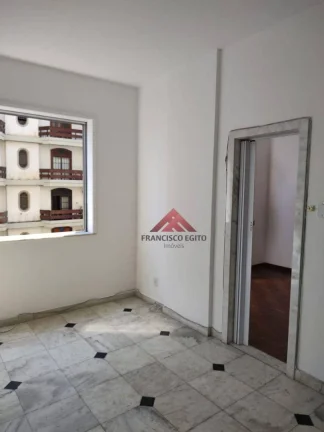 Imagem Apartamento com sala e quarto na primeira quadra da praia,proximo a todo comércio de icarai,como bancos,farmacias,super mercados,a quarenta metros da
