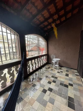 Imagem ...lt;br...gt;Linda casa localizada no Centro de Guaratinguet...aacute;, pr...oacute;xima a diversos...