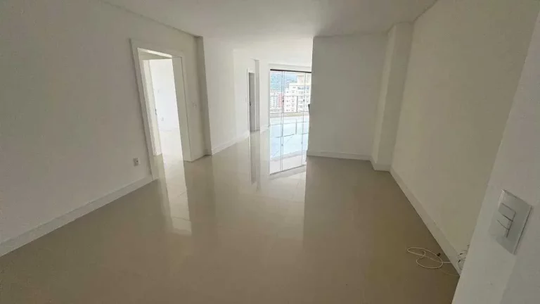Imagem Apartamento com 3 suítes e 2 vagas de garagem em - Meia Praia, Itapema/SC
