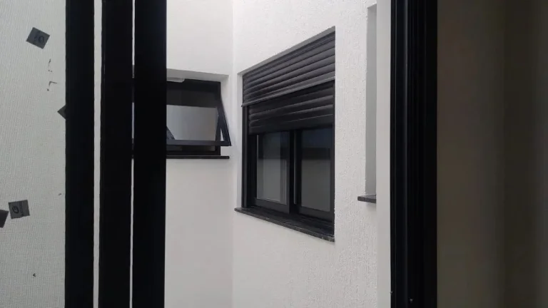 Imagem Casa em Condomínio à Venda em Sorocaba-SP: 3 Quartos, 3 Suítes, 2 Salas, 2 Vagas de Garagem e 112m² de Área!