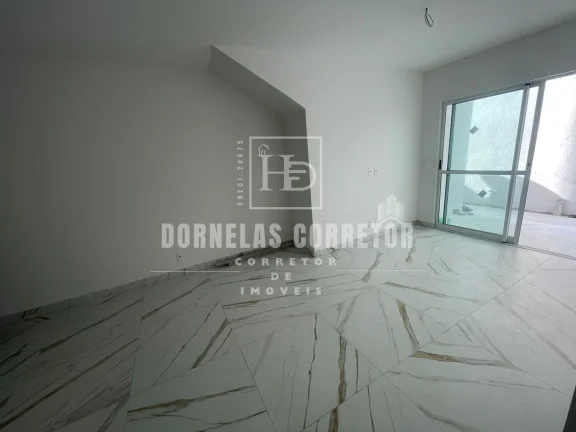 Imagem Casa com 2 Suítes na Rua do Shopping - Localização Privilegiada e Conforto Garantido!