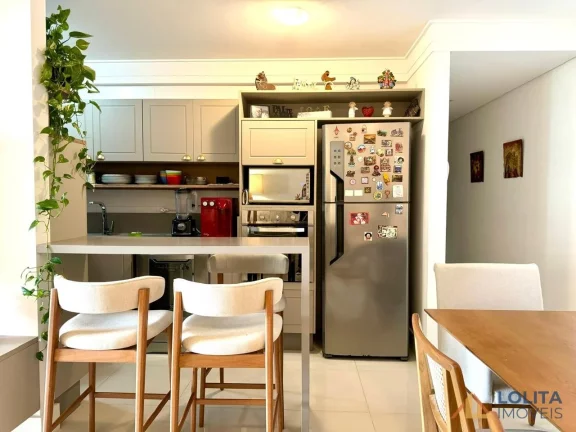 Imagem Apartamento à venda mobiliado com 2 suítes na Agronômica, Florianópolis/SC.