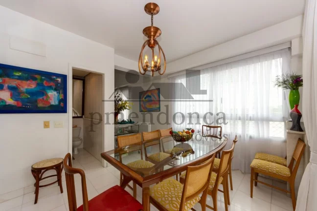 Imagem Charmosa cobertura triplex em Higienópolis, com varanda ampla e agradável.
