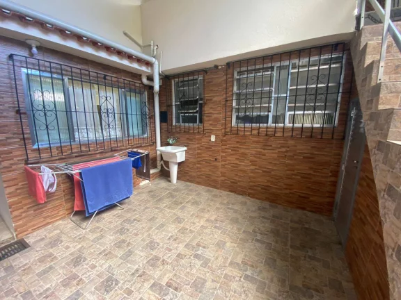 Imagem Vendo esta excelente casa.
Nova Friburgo:
Bairro: Cônego.
Valor: 690 mil.
Tel: 22 99906 5599.

• ...