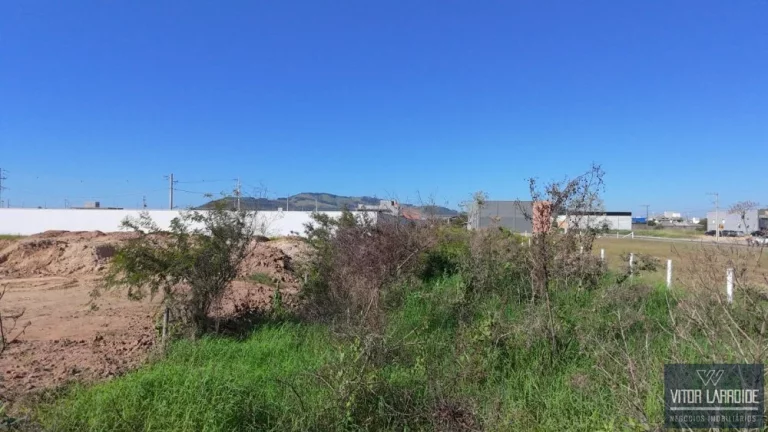 Imagem Terreno de 2.112m² à Venda na Avenida Pedro Zapelini