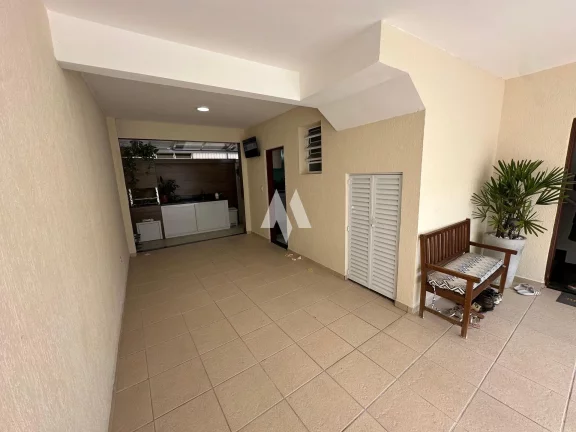 Imagem Casa moderna com 03 vagas de garagem na Aparecida!