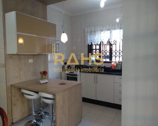 Imagem Linda e ampla residência em uma região tranquila do bairro América. Sobrado de dois andares, no p...