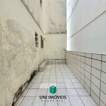 Imagem Oportunidade ! Apto à venda 3 qtos/ 1 suíte , área lateral e 2 vagas de garagem na Praia do Morro .