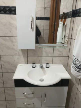 Imagem CASA TÉRREA COM 225 METROS CONSTRUÍDO E EDICULA.