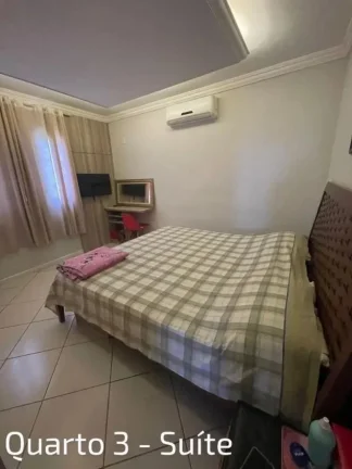 Imagem Vendo ou troco casa com 4 quartos, sendo uma suíte, escritório, varanda, cozinha integrada com sala de estar, piscina, churrasqueira e fogão a lenha.