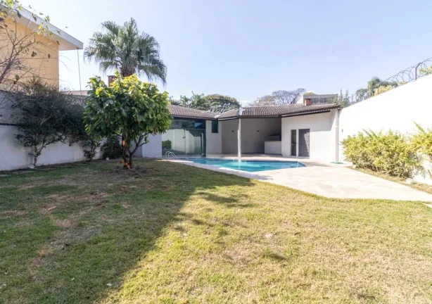 Imagem Imperdível: Casa de Luxo para Locação em São Paulo - Alto de Pinheiros 6 quartos, 6 suítes, 2 salas, 7 banheiros, 6 vagas, 450m²