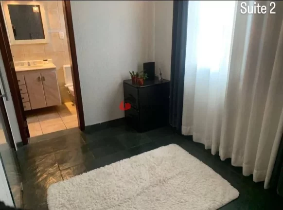 Imagem Sobrado completo à venda na Zona Sul de São Paulo, com localização privilegiada e estrutura impecável!