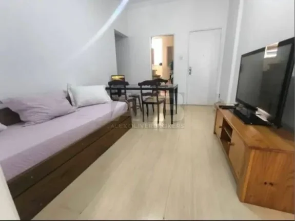 Imagem Apartamento à venda em Copacabana, com 85m2, 2 quartos + Dependências.