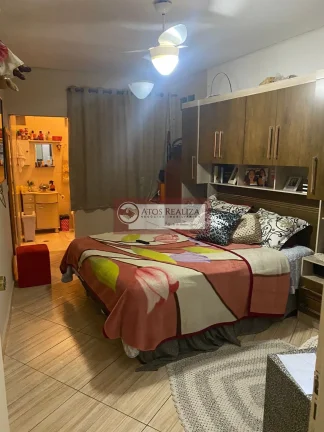 Imagem Vendo Sobrado com 3 casas para renda tatal de 3 Dormitórios sendo 1 suíte no Jardim Guanabara - São Paulo por R$ 340.000