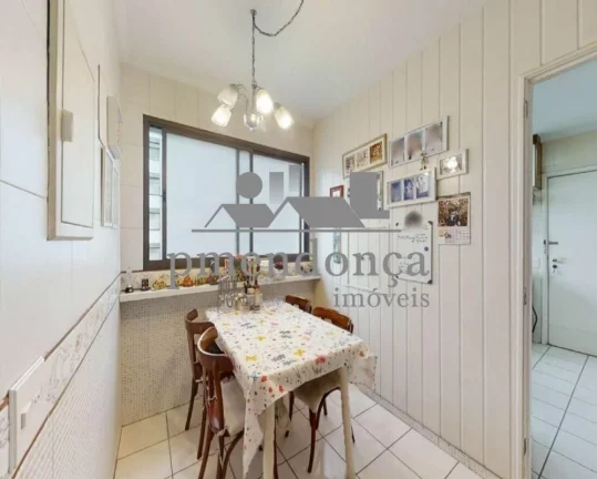 Imagem Apartamento à venda em Higienópolis com 3 suítes e 3 vagas, 210m2