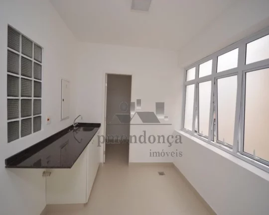 Imagem Otimo Apartamento para venda reformado na Rua Piaui a duas quadras do Parque Buenos Aires. Venha mor...