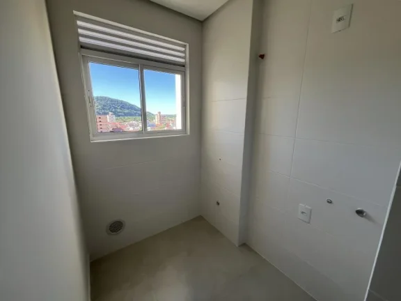 Imagem Apartamento 03 quartos, sendo 01 suíte novo e pronto para morar, na Praia de Gravatá em Navegantes SC. Adriano Carpes Imóveis Vende