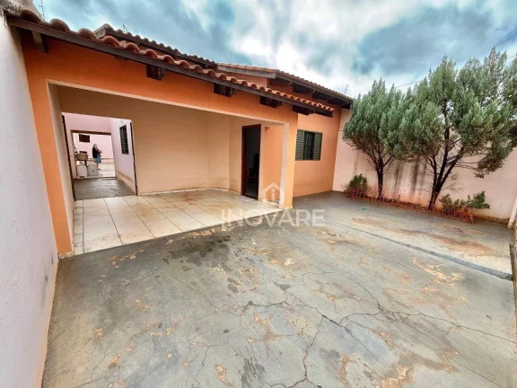 Imagem Casa com 3 dormitórios à venda, 103 m² por R$ 320.000,00 - Jardim Leonora - Itumbiara/GO