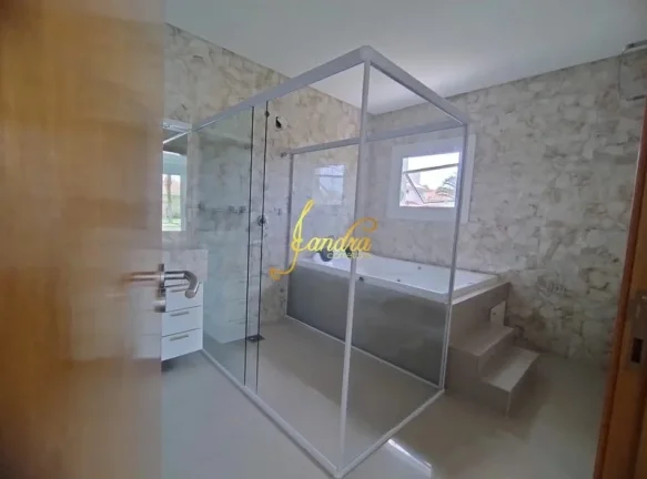 Imagem Casa térrea, com SETE suítes em condomínio fechado