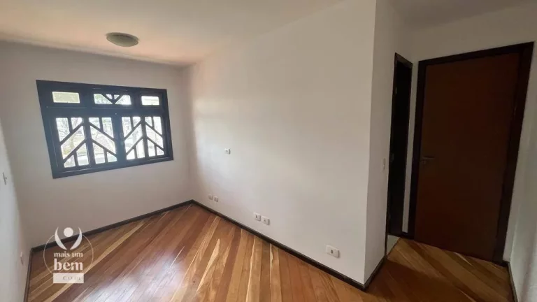 Imagem Sobrado com 5 quartos à venda, 254 m² por R$ 961.000 - Atuba - Curitiba/PR