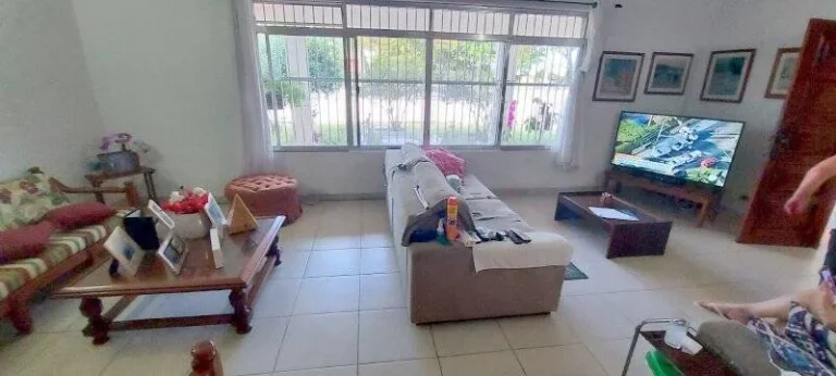 Imagem CASA NO CENTRO, PROXIMO A MATERNIDADE, EXCELENTE PARA CLÍNICA