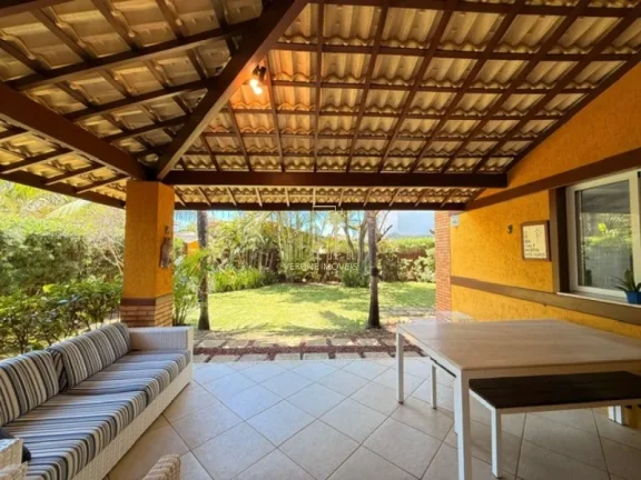 Imagem Casa de Alto Padrão à Venda em Stella Maris | 4 Suítes | 296m² | Condomínio com Acesso Privativo à Praia