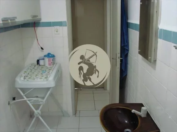 Imagem VENDO APARTAMENTO LOCALIZADO NA RUA ALEXANDRE MARTINS, RUA DO SHOPPING PRAIAMAR, PERTO DO SESC, PADA...