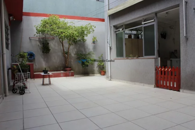 Imagem Sobrado à Venda com 3 dormitórios 3 vagas com Casa nos Fundos, Homero Thon , Santo André