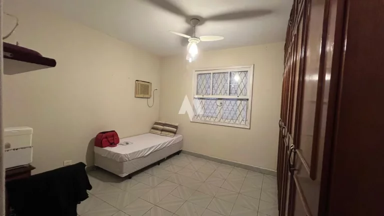 Imagem Casa sobresposta baixa com 03 dormitórios á venda em Santos