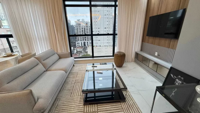 Imagem Apartamento com 3 dormitórios sendo 2 suítes e 2 vagas de garagem em Meia Praia Itapema/SC