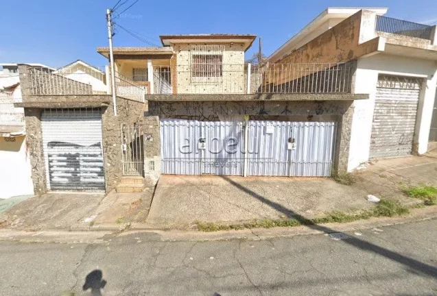 Casa com 130 M² com 3 dormitórios, cozinha, sala, banheiro, varanda, área de serviços, quintal, ...